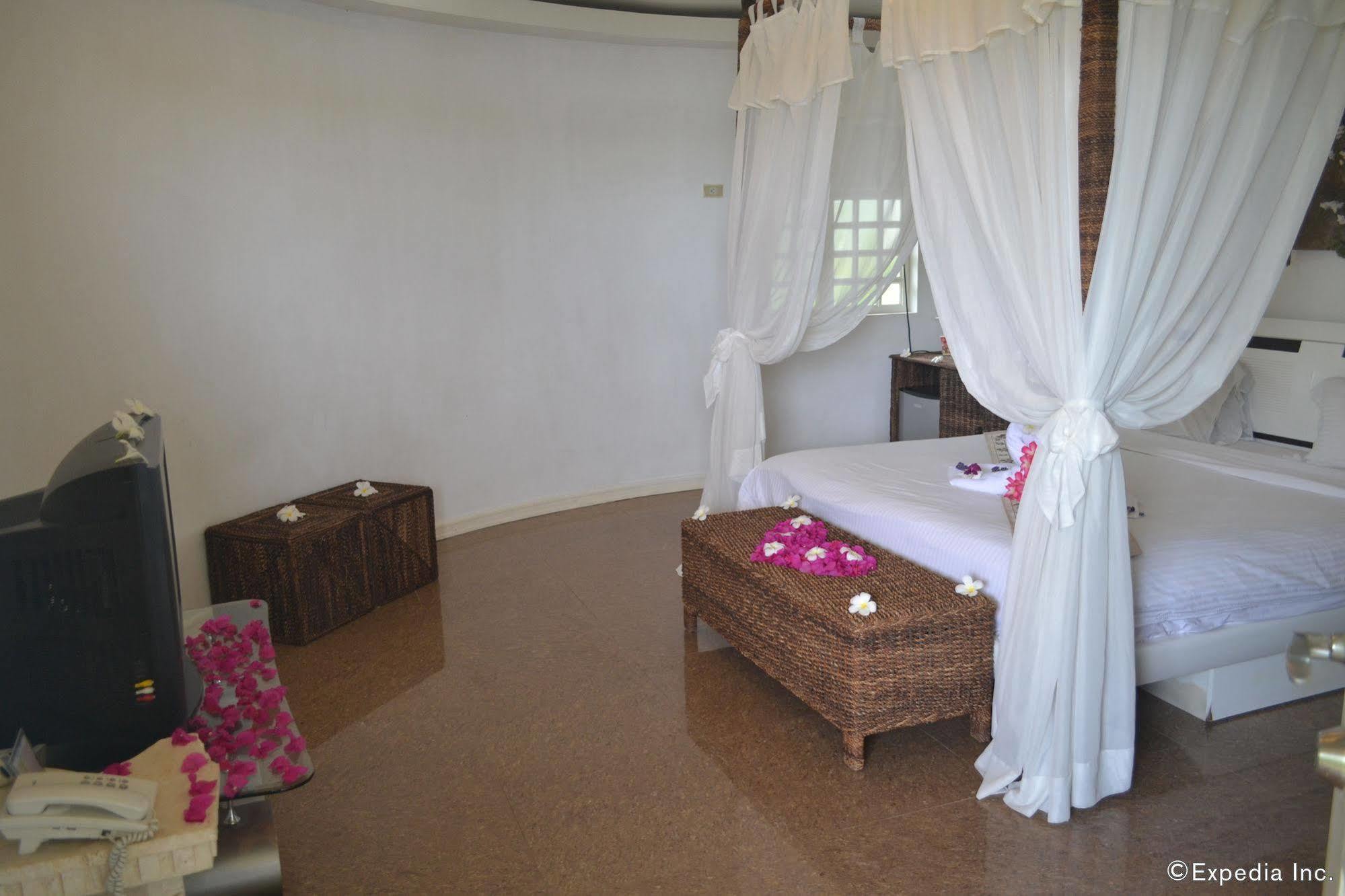 Alfheim Resort Мактан Екстериор снимка